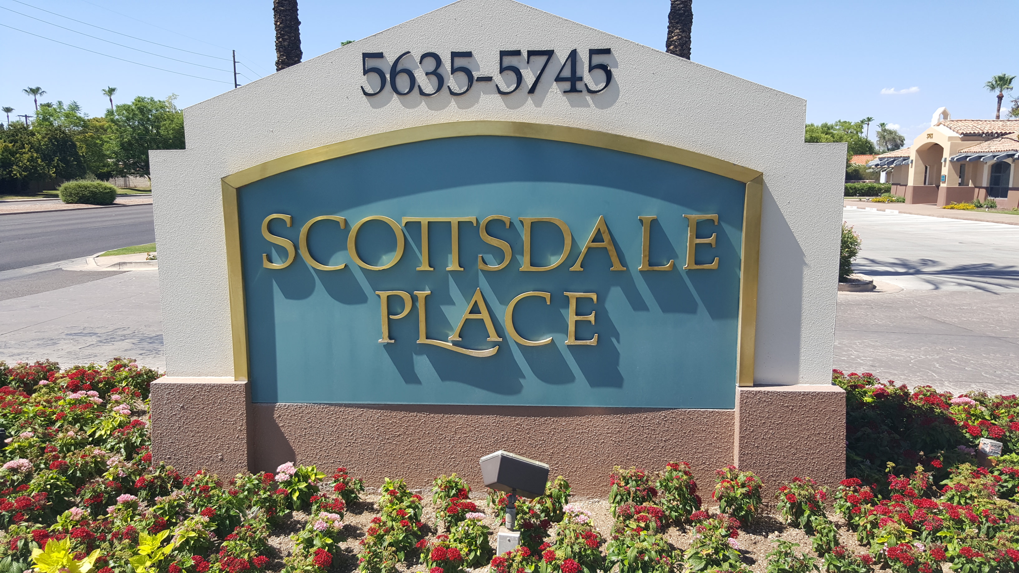 Scottsdale sign on road to get to Scottsdale Bankruptcy Attorney office-2